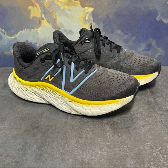 New Balance Fresh Foam More V4 MMORCD4 Men's Graphite Running Shoes Size 10.5D - Picture 1 of 16